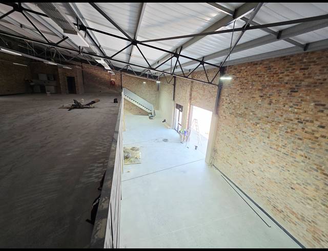 571M² WAREHOUSE TO LET IN RIVERSANDS